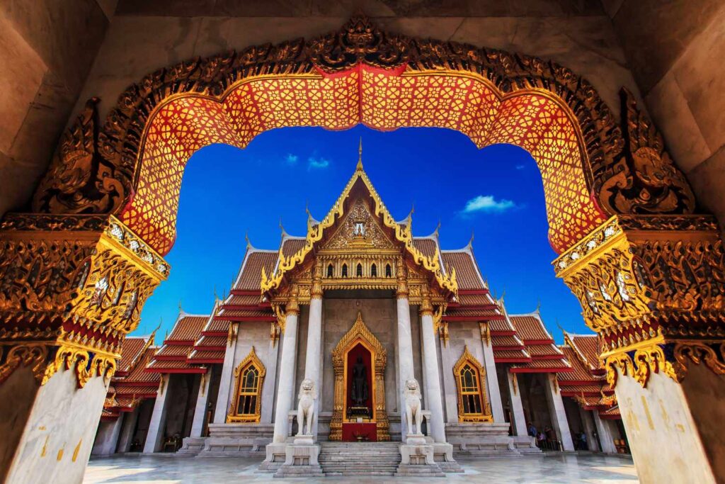 temple-bangkok-beautiful-thai-temple-wat-benjamaborphit-thailand